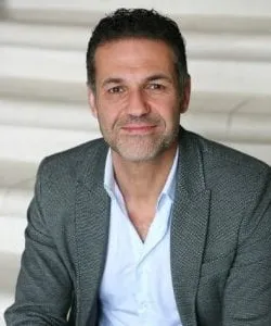 Khaled Hosseini / খালেদ হোসাইনি (KH,.)