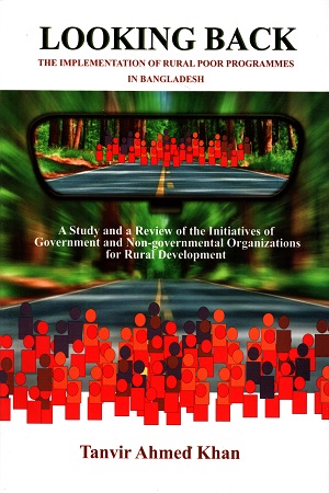 [9789849566861] Looking Back